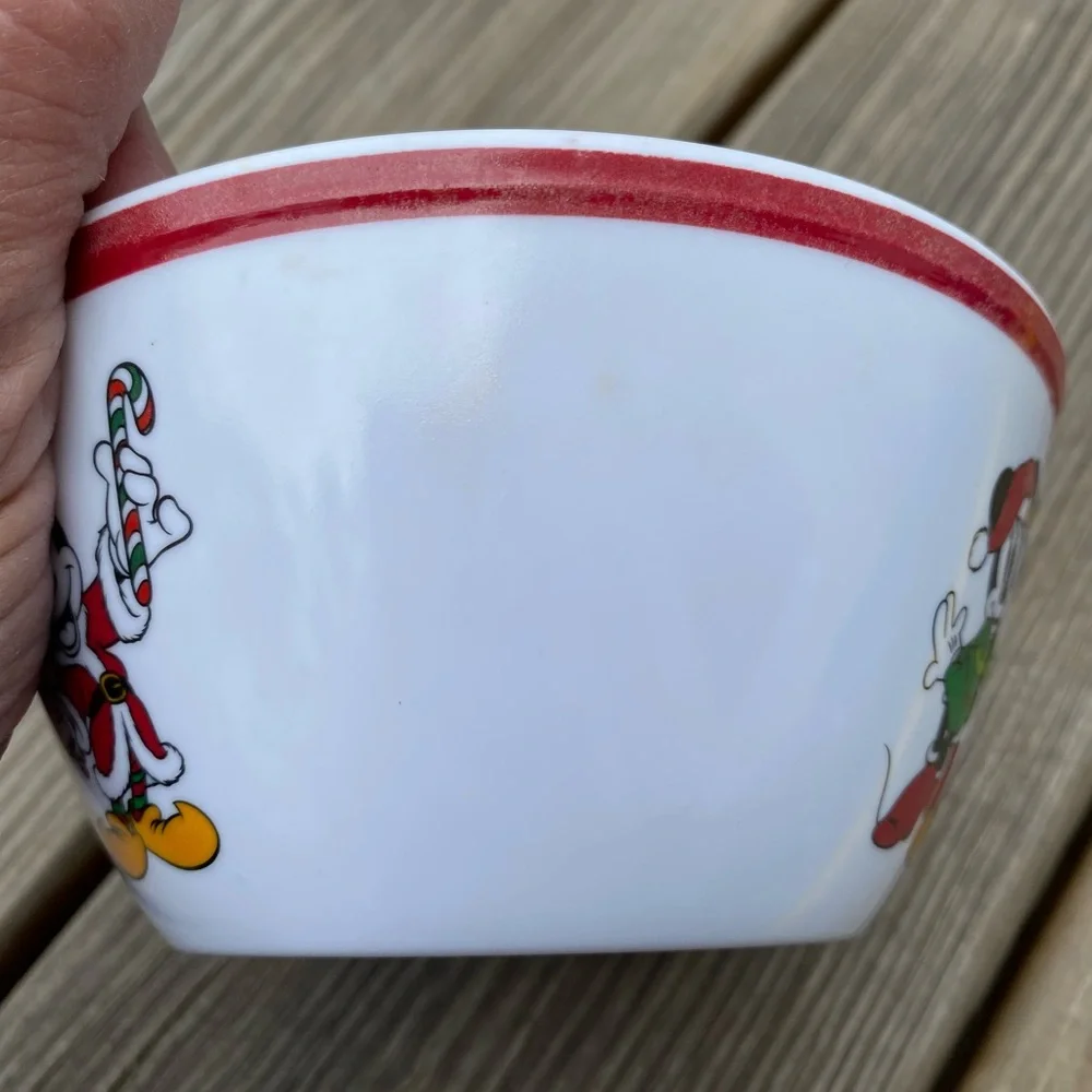 William Sonoma Disney Mickey Mouse Festive Plate and Bowl Set